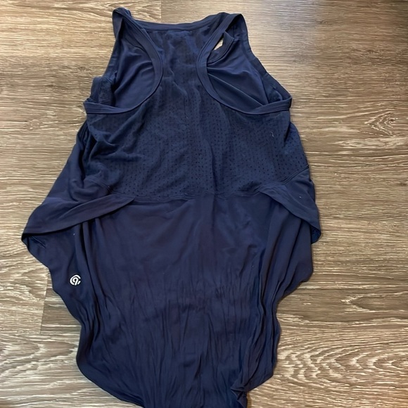 Champion Top - Picture 3 of 3